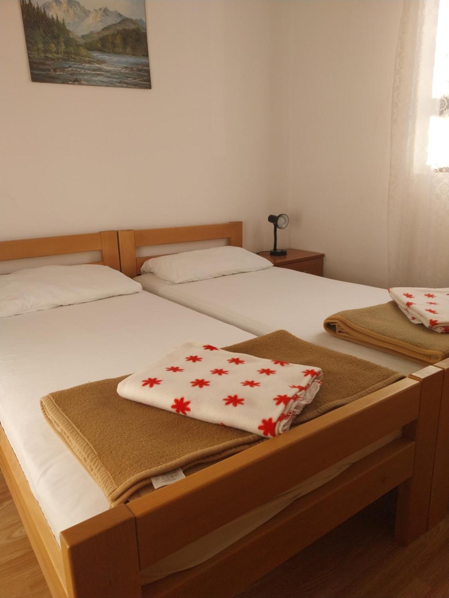 Apartmani Mile 크르크 외부 사진