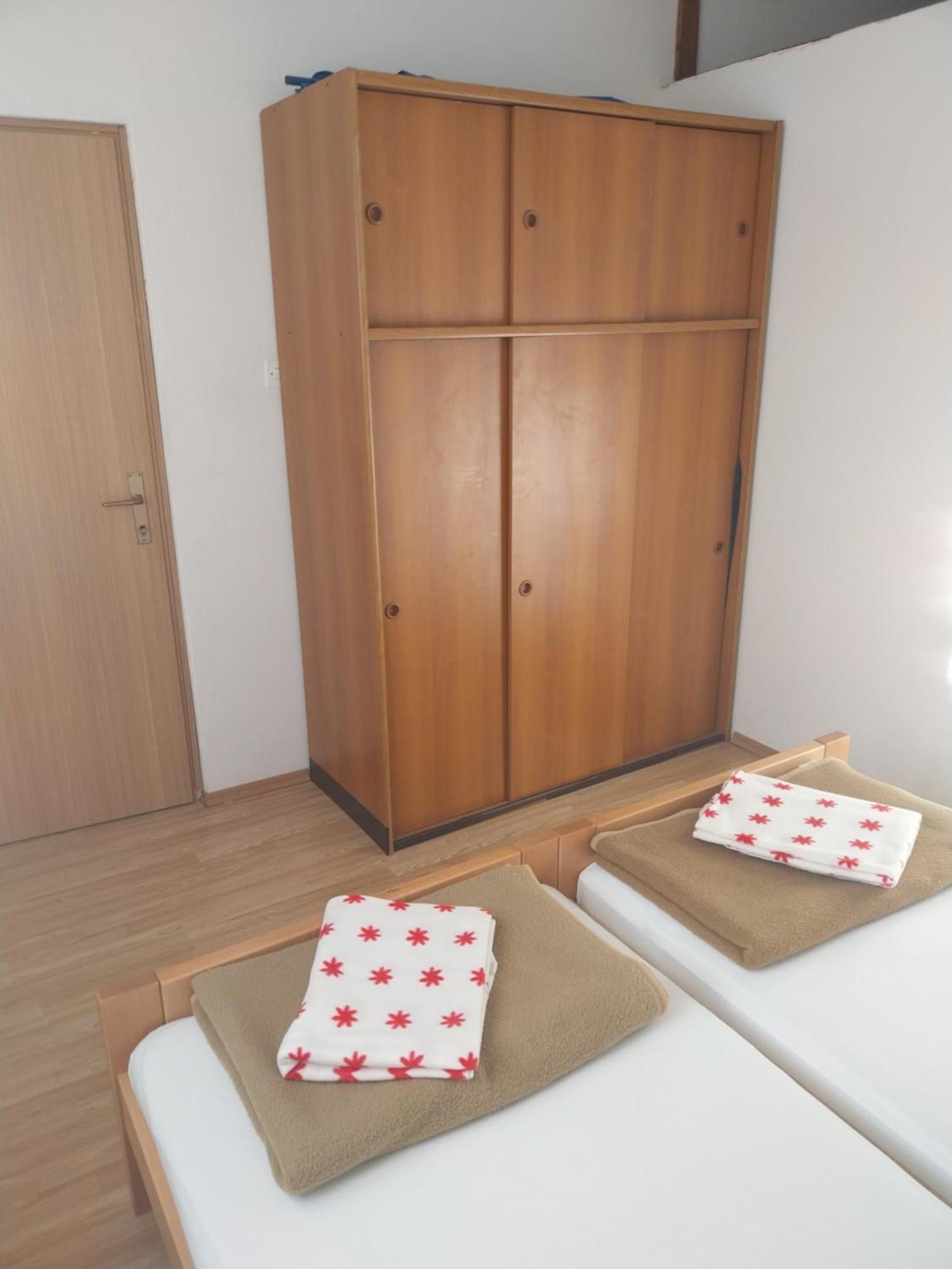Apartmani Mile 크르크 외부 사진